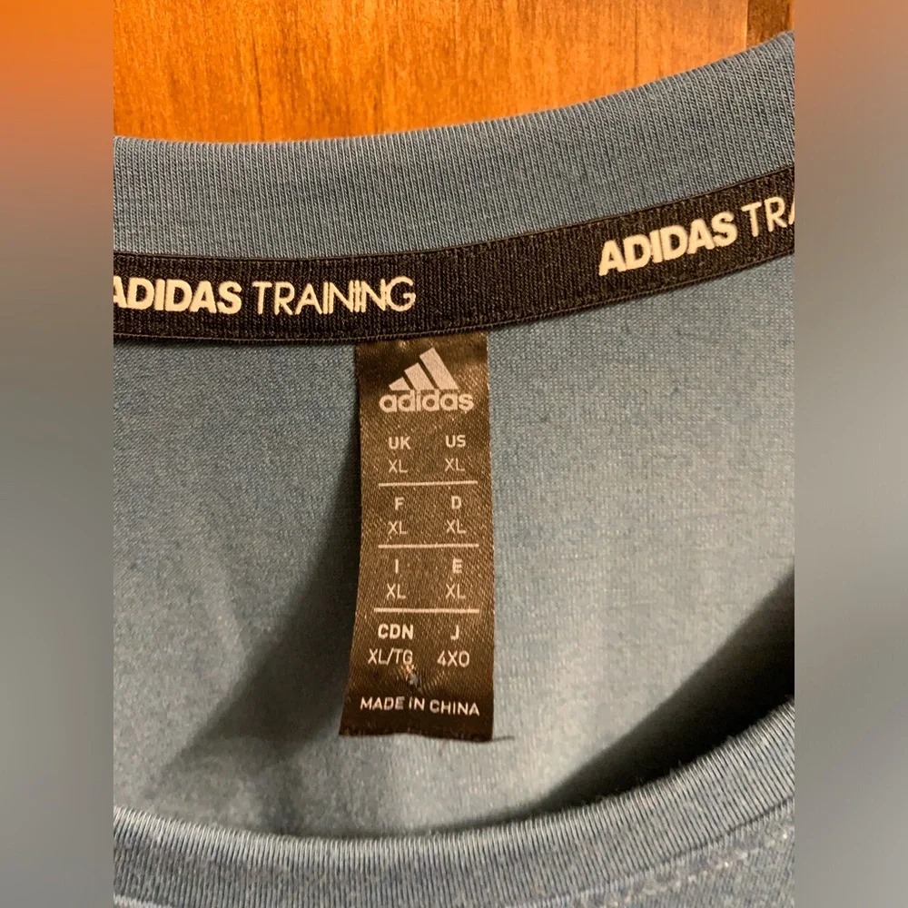 Men’s XL Peloton Adidas Collab athletic training tshirt